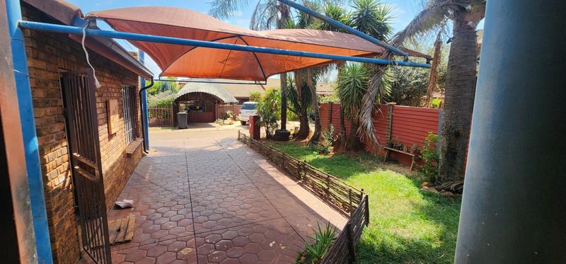 2 Bedroom Property for Sale in Theresa Park Gauteng