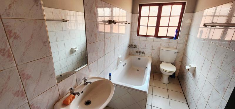 2 Bedroom Property for Sale in Theresa Park Gauteng