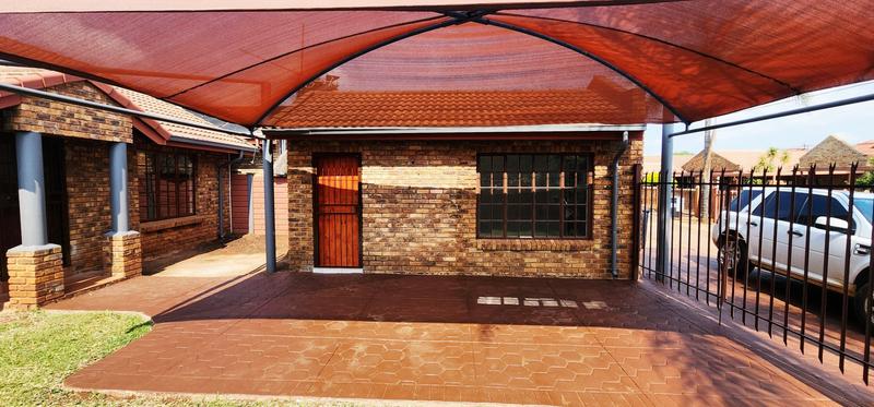 2 Bedroom Property for Sale in Theresa Park Gauteng