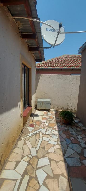 3 Bedroom Property for Sale in Protea Glen Gauteng