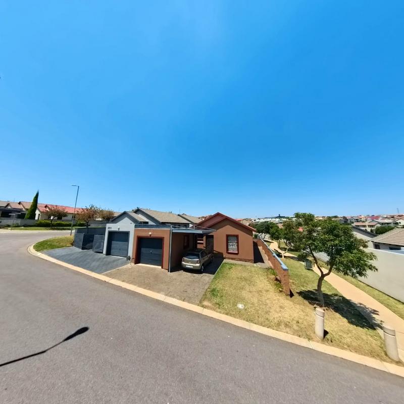 3 Bedroom Property for Sale in Kosmosdal Gauteng