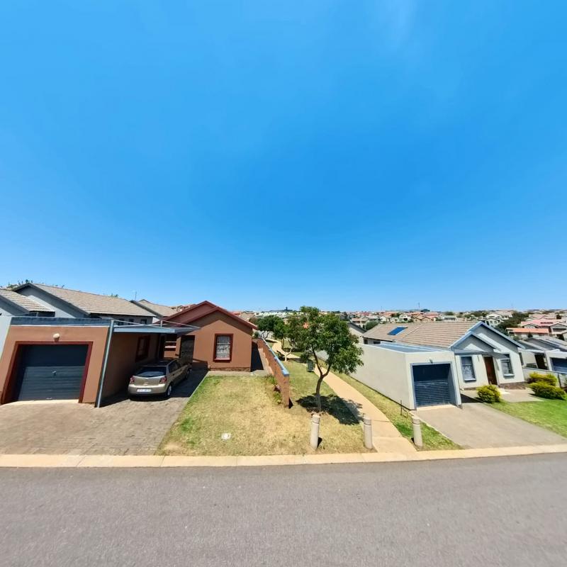3 Bedroom Property for Sale in Kosmosdal Gauteng