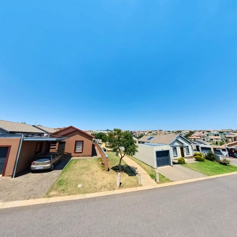 3 Bedroom Property for Sale in Kosmosdal Gauteng