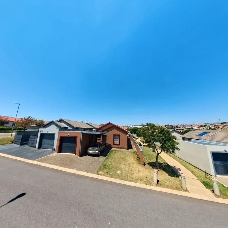 3 Bedroom Property for Sale in Kosmosdal Gauteng