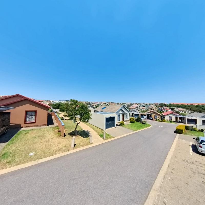 3 Bedroom Property for Sale in Kosmosdal Gauteng