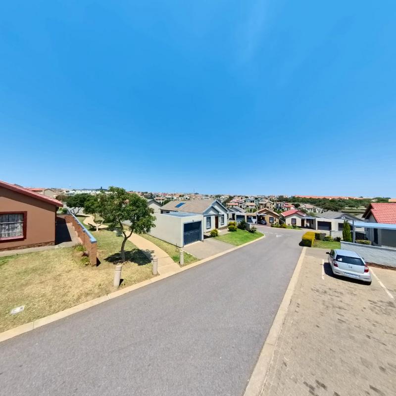 3 Bedroom Property for Sale in Kosmosdal Gauteng
