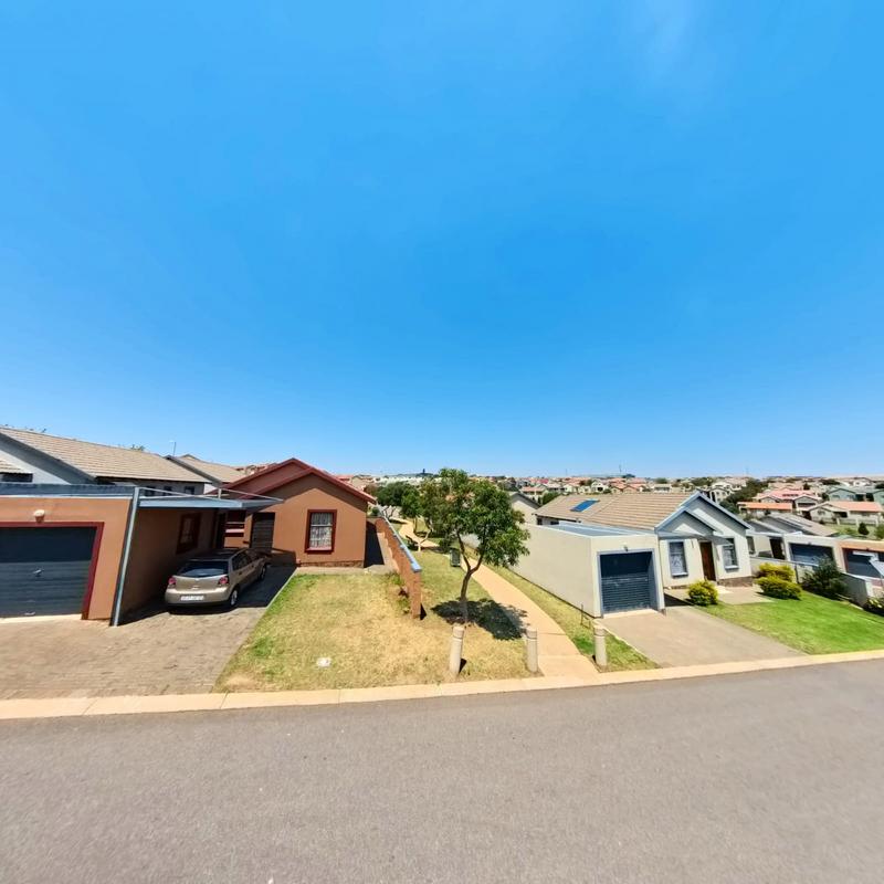 3 Bedroom Property for Sale in Kosmosdal Gauteng