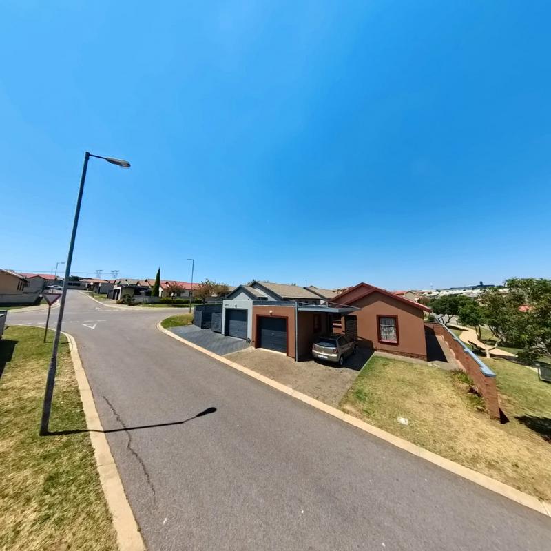 3 Bedroom Property for Sale in Kosmosdal Gauteng