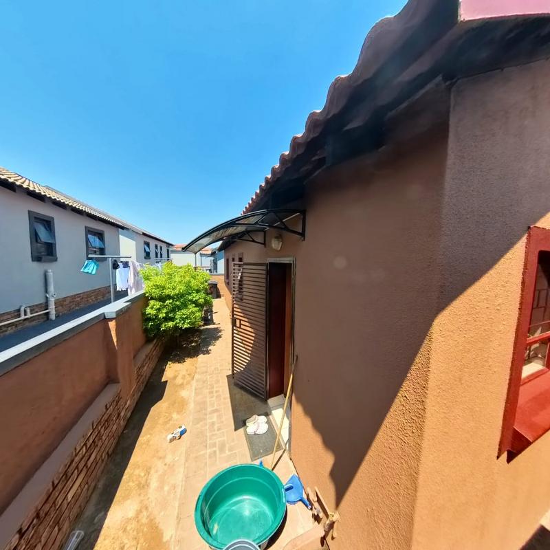3 Bedroom Property for Sale in Kosmosdal Gauteng