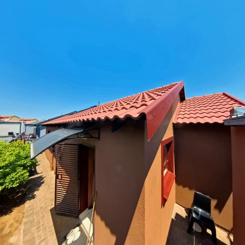 3 Bedroom Property for Sale in Kosmosdal Gauteng