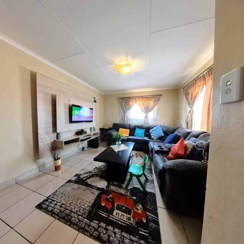 3 Bedroom Property for Sale in Kosmosdal Gauteng