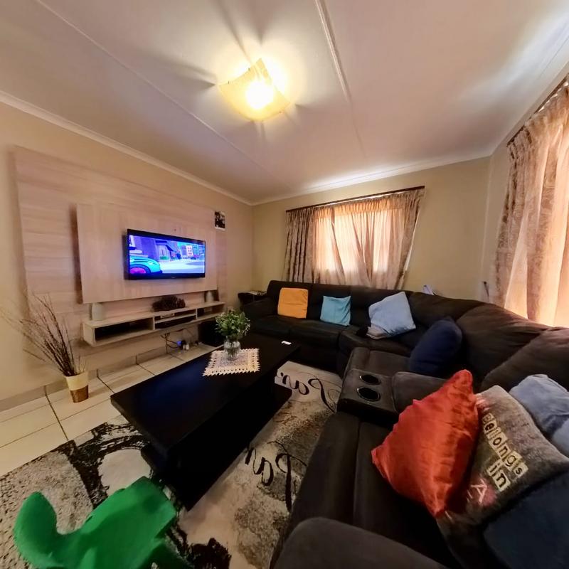 3 Bedroom Property for Sale in Kosmosdal Gauteng