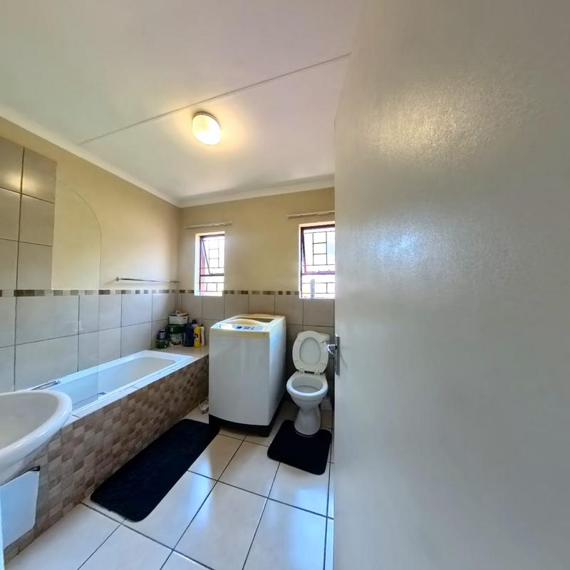 3 Bedroom Property for Sale in Kosmosdal Gauteng