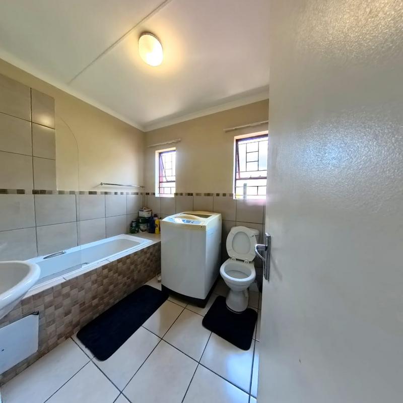 3 Bedroom Property for Sale in Kosmosdal Gauteng