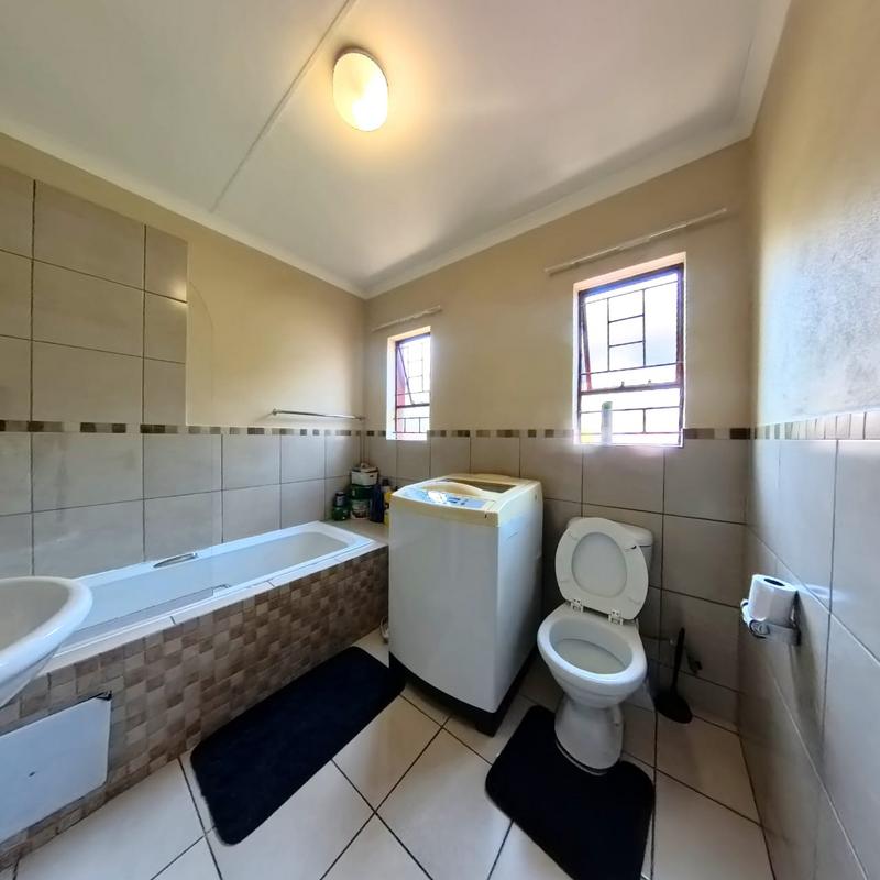 3 Bedroom Property for Sale in Kosmosdal Gauteng