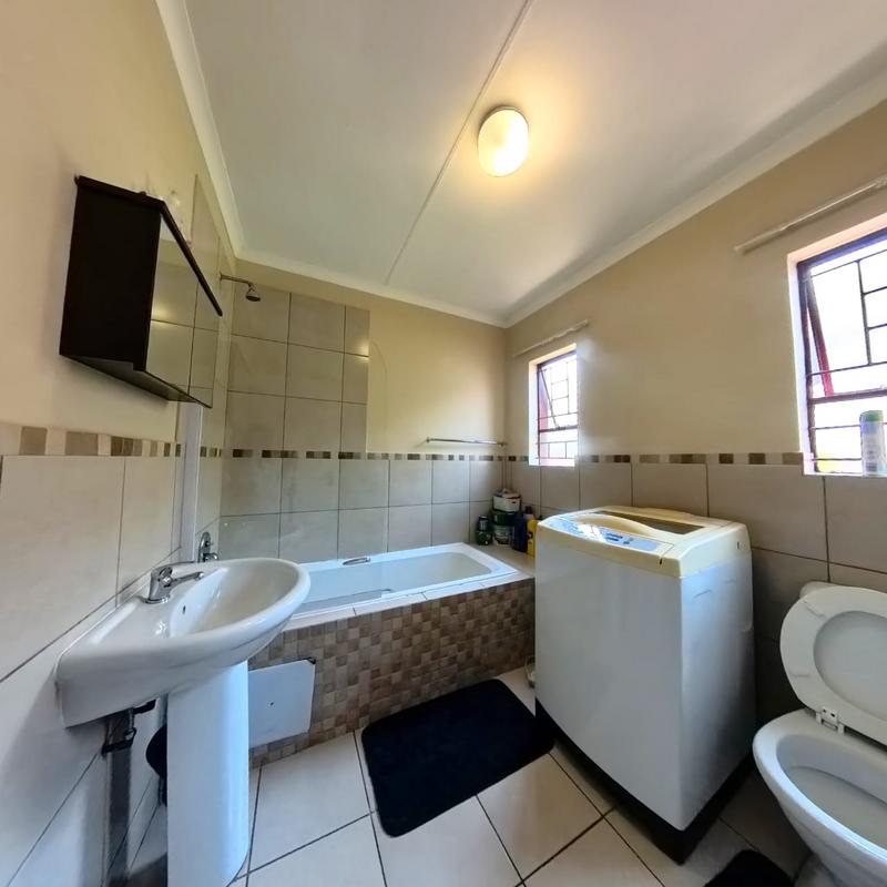 3 Bedroom Property for Sale in Kosmosdal Gauteng