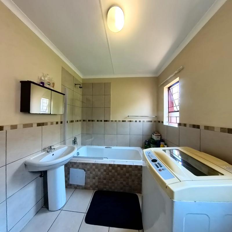 3 Bedroom Property for Sale in Kosmosdal Gauteng