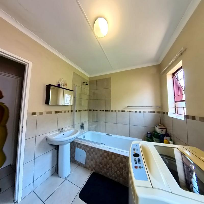 3 Bedroom Property for Sale in Kosmosdal Gauteng