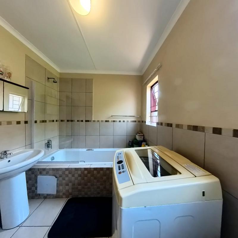 3 Bedroom Property for Sale in Kosmosdal Gauteng