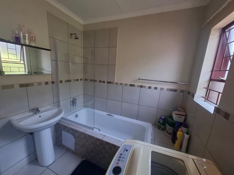 3 Bedroom Property for Sale in Kosmosdal Gauteng
