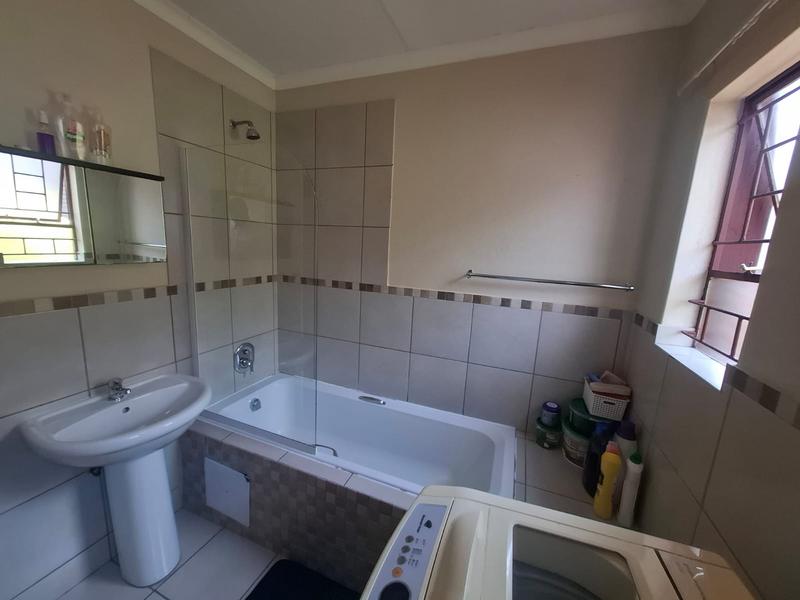 3 Bedroom Property for Sale in Kosmosdal Gauteng