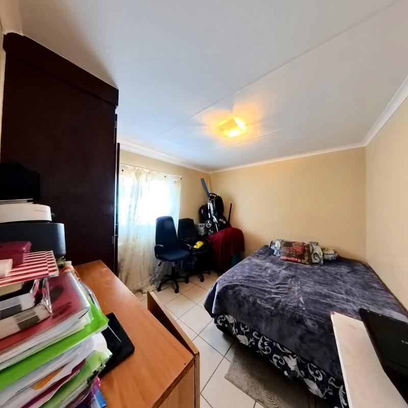 3 Bedroom Property for Sale in Kosmosdal Gauteng
