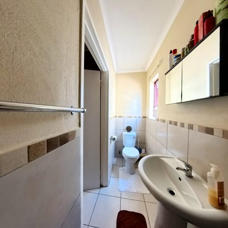 3 Bedroom Property for Sale in Kosmosdal Gauteng