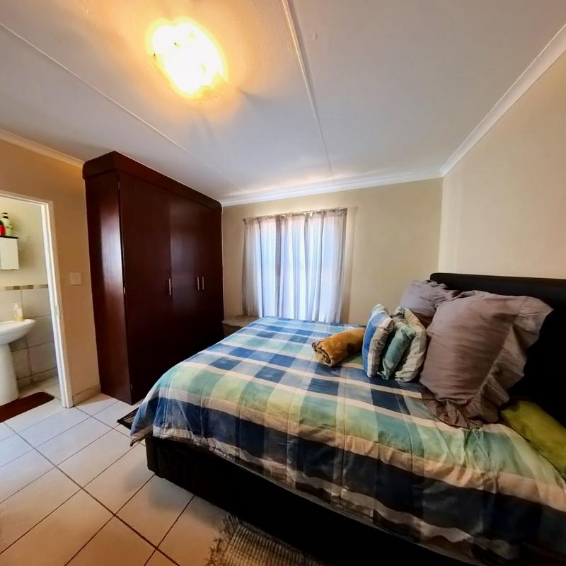 3 Bedroom Property for Sale in Kosmosdal Gauteng