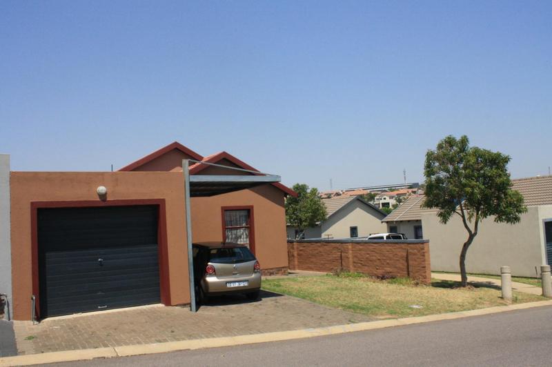 3 Bedroom Property for Sale in Kosmosdal Gauteng