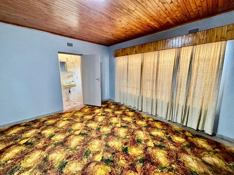 4 Bedroom Property for Sale in Vanderbijlpark CW 4 Gauteng