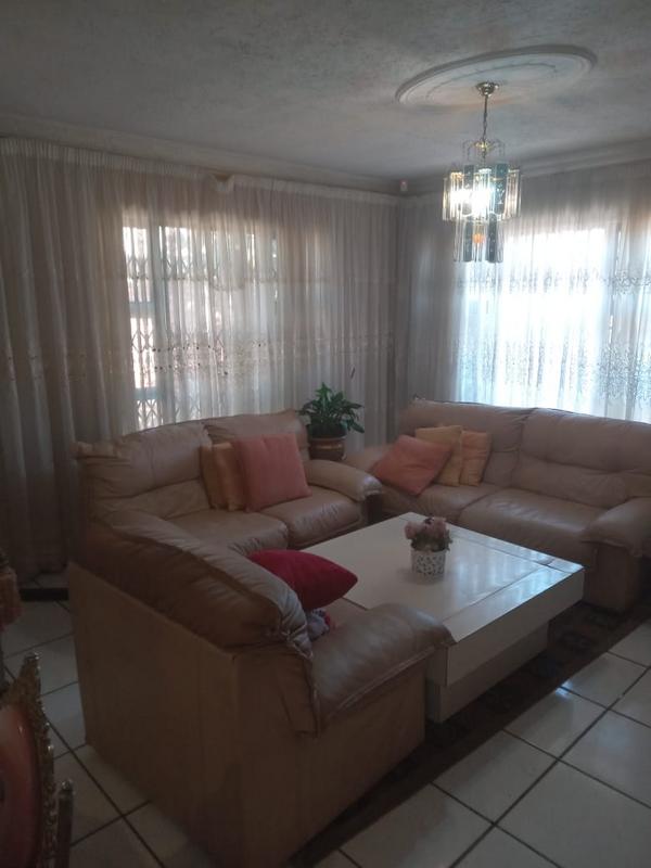 3 Bedroom Property for Sale in Dhlamini Gauteng