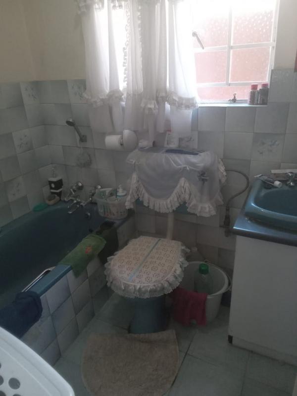 3 Bedroom Property for Sale in Dhlamini Gauteng