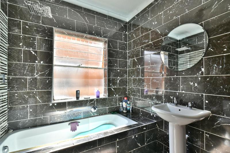 2 Bedroom Property for Sale in Honeydew Gauteng
