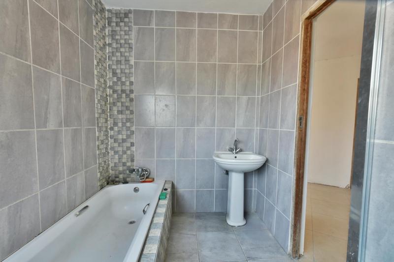 4 Bedroom Property for Sale in Liefde en Vrede Gauteng