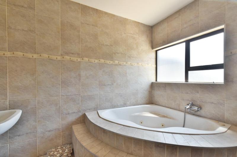 4 Bedroom Property for Sale in Liefde en Vrede Gauteng