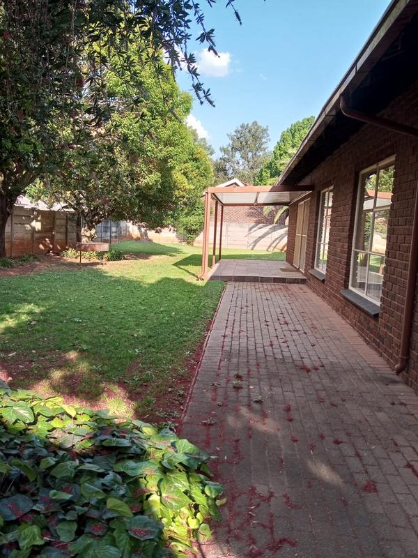 To Let 3 Bedroom Property for Rent in Petersfield Gauteng
