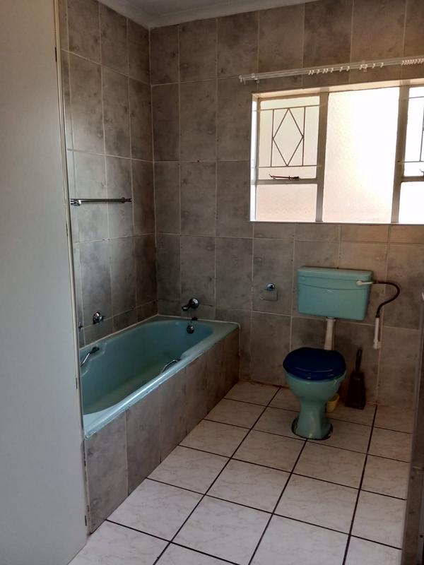 To Let 3 Bedroom Property for Rent in Petersfield Gauteng