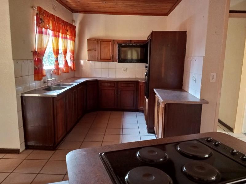 To Let 3 Bedroom Property for Rent in Petersfield Gauteng