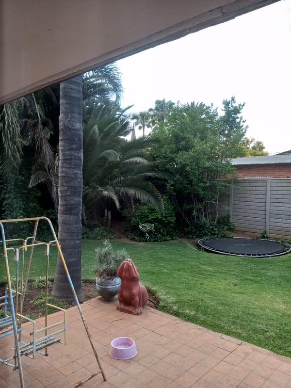 To Let 3 Bedroom Property for Rent in Petersfield Gauteng