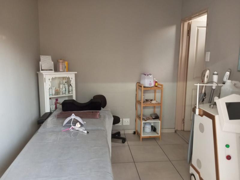 To Let 3 Bedroom Property for Rent in Petersfield Gauteng