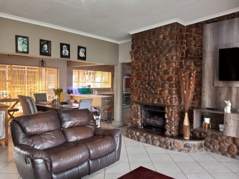 To Let 3 Bedroom Property for Rent in Petersfield Gauteng