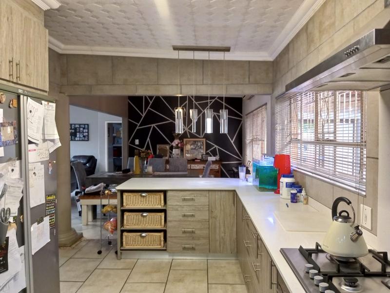 To Let 3 Bedroom Property for Rent in Petersfield Gauteng