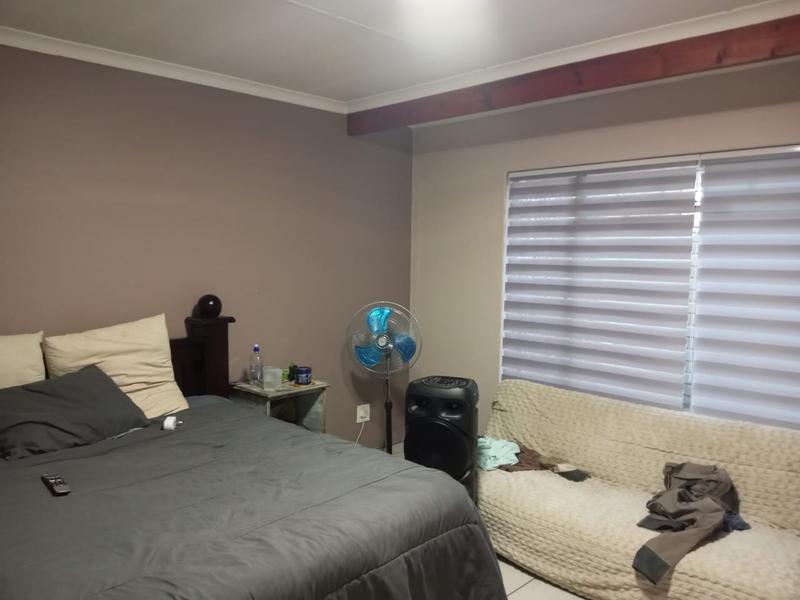 To Let 3 Bedroom Property for Rent in Petersfield Gauteng