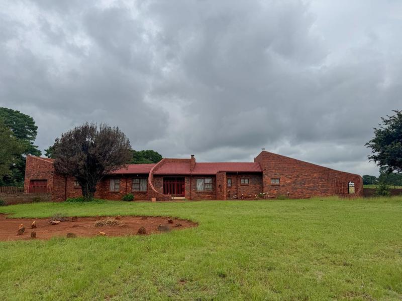 4 Bedroom Property for Sale in Zuurbekom Gauteng