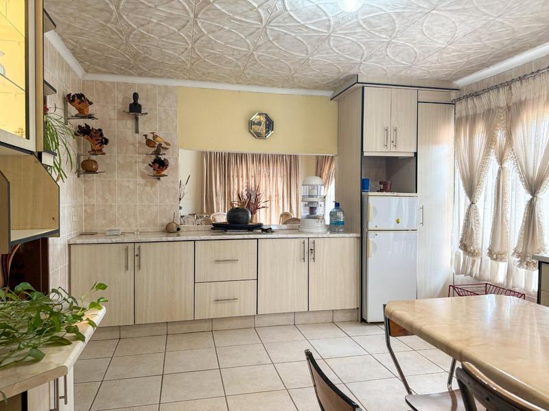4 Bedroom Property for Sale in Zuurbekom Gauteng
