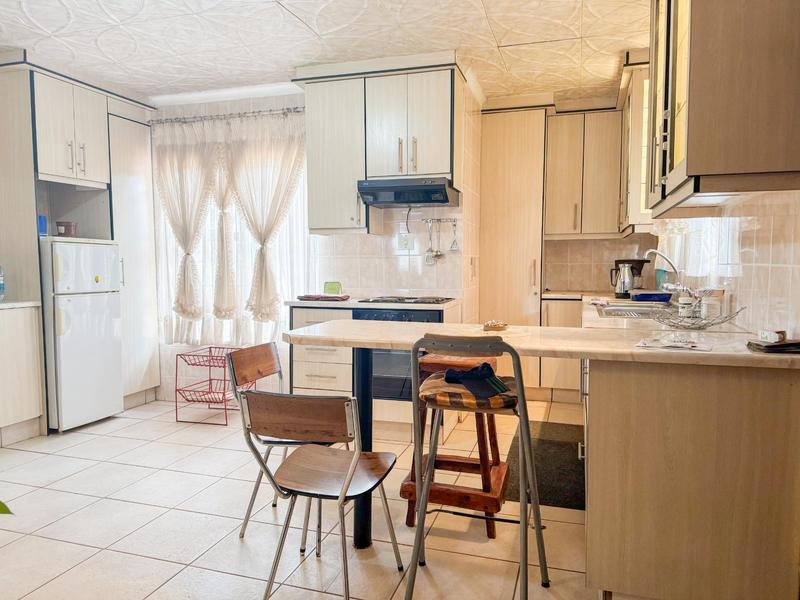 4 Bedroom Property for Sale in Zuurbekom Gauteng