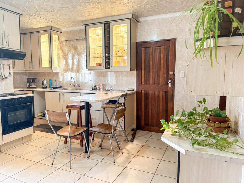 4 Bedroom Property for Sale in Zuurbekom Gauteng