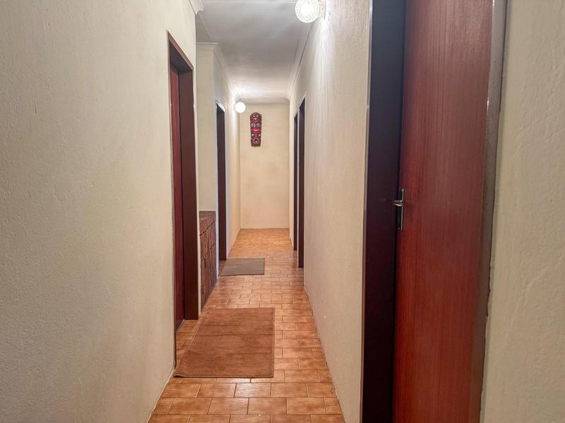 4 Bedroom Property for Sale in Zuurbekom Gauteng