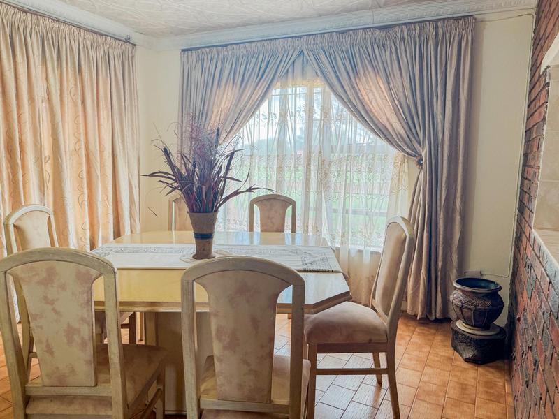 4 Bedroom Property for Sale in Zuurbekom Gauteng