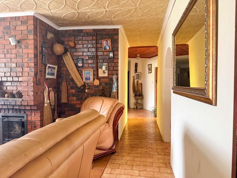 4 Bedroom Property for Sale in Zuurbekom Gauteng